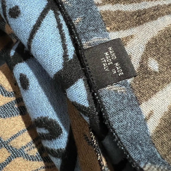 Silk Blue Black Tan Printed Handmade in Italy Wrap Scarf Shawl - Picture 9 of 10